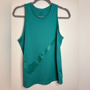 Women’s Nike dry fit tank large swoosh size small